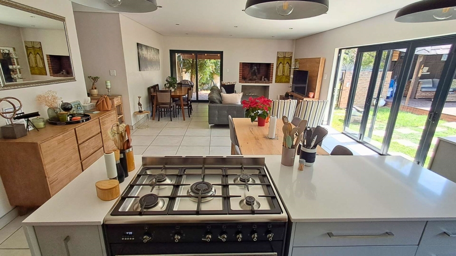 5 Bedroom Property for Sale in Bergsig Western Cape